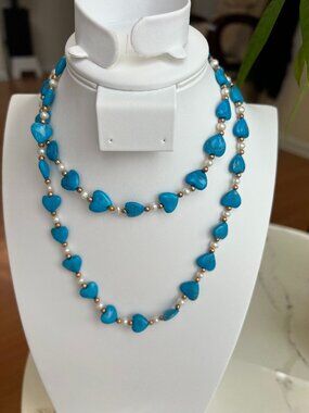 Heart-shaped turquoise or howlite, interspersed with small pearl & gold spacer